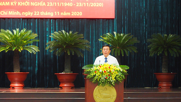 GS. TS. Nguyễn Xuân Thắng, Giám đốc Học viện Chính trị Quốc gia TP.HCM, Chủ tịch Hội đồng Lý luận Trung ương phát biểu tại hội thảo