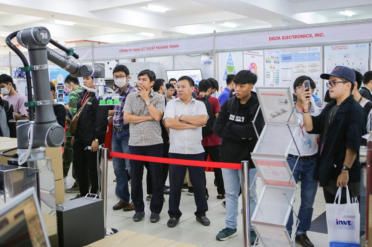 [Caption]Với chủ đề “Chuyển đổi số trong doanh nghiệp sản xuất”, 50 gian hàng