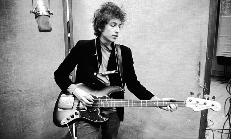 Bob Dylan bán toàn bộ gia tài âm nhạc với giá 300-400 triệu USD