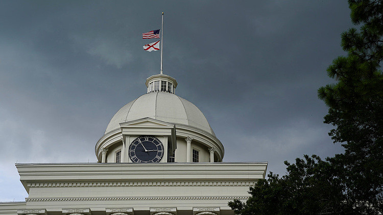 Tòa nhà cơ quan lập pháp bang Alabama ở thành phố Montgomery, bang Alabama, Mỹ trong ảnh chụp ngày 26/7/2020. Ảnh: Reuters
