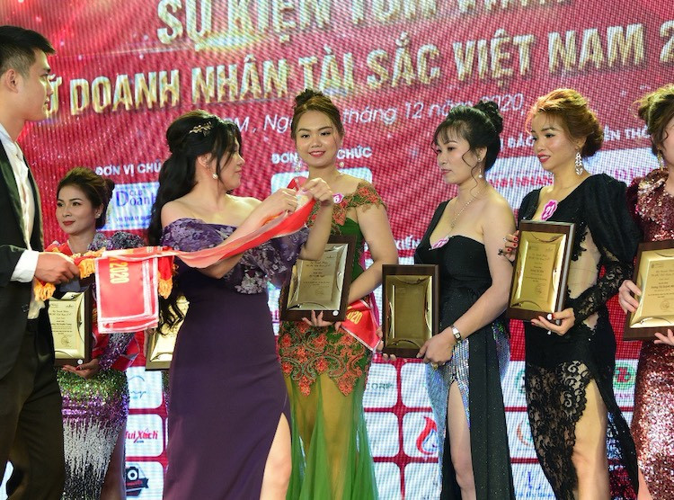 Gala tôn vinh Nữ doanh nhân tài sắc Việt Nam 2020