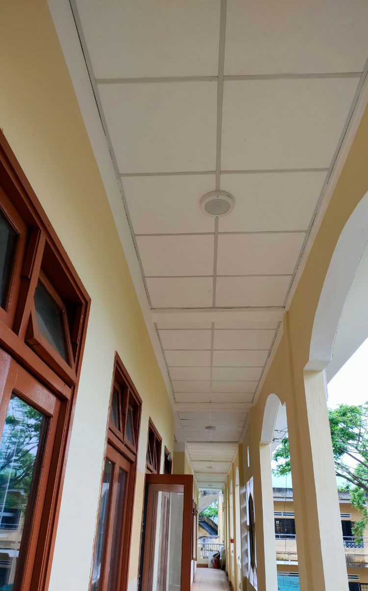 Saint-Gobain Việt Nam hỗ trợ 7.000 tấm trần Vĩnh Tường Ánh Kim cho trường học vùng lũ