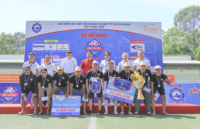 Cầu thủ Ngô Thái Thanh của đội hạng 2 là PT FC cũng giành luôn giải Vua phá lưới với 8 bàn thắng được ghi.