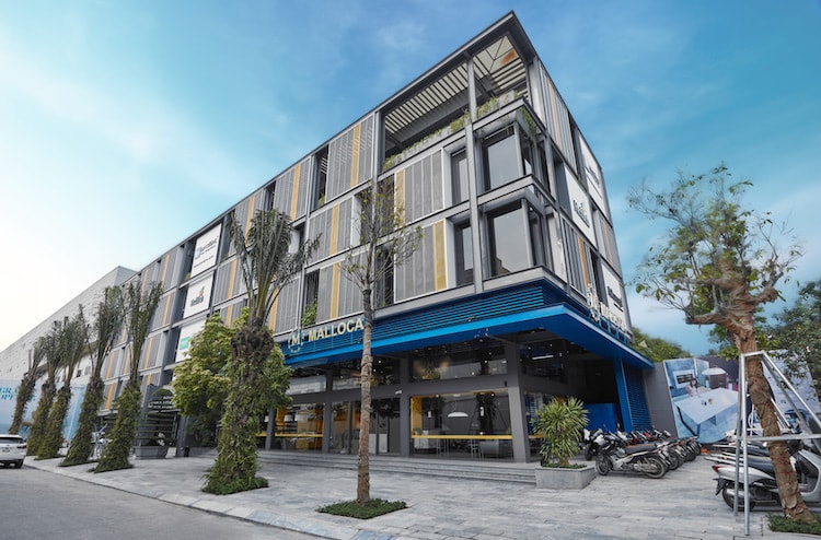 showroom-8245-1609830665.jpg
