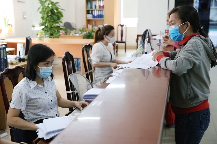 Công chức sẽ không còn được hưởng khoản thu nhập ngoài lương