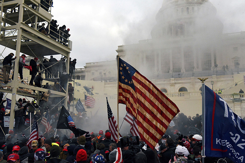 Bất chấp bạo loạn tại Toà nhà Quốc hội Mỹ, Phố Wall vẫn tăng điểm