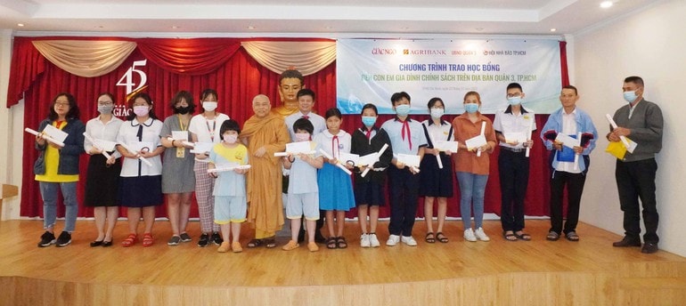 Báo Giác Ngộ, Agribank trao 50 suất học bổng đến con em gia đình chính sách