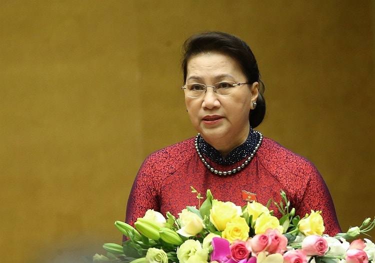[Caption]Chủ tịch Quốc hội Nguyễn Thị Kim Ngân thay mặt Bộ Chính trị điều hành phiên khai mạc.