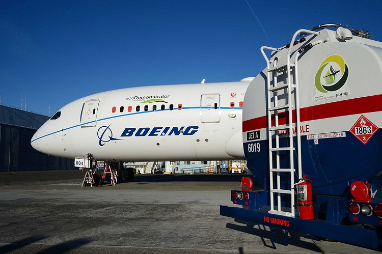 Boeing cam kết sẽ có máy bay thương mại dùng 100% nhiên liệu bền vững
