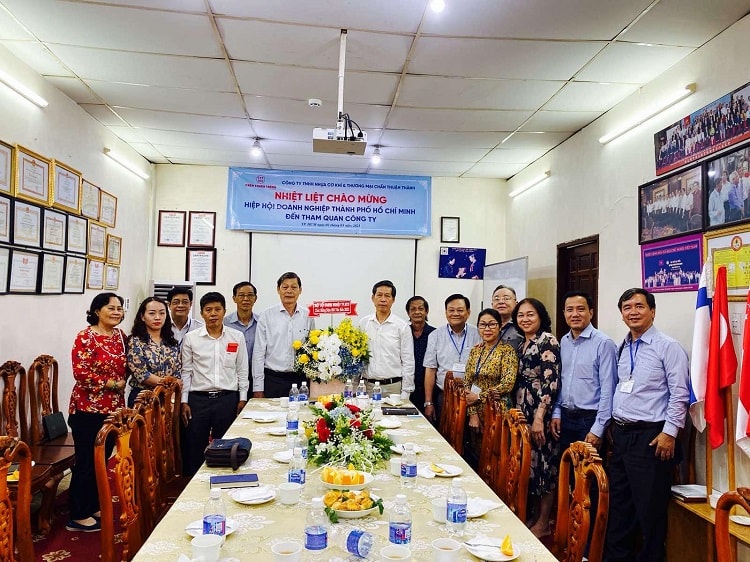 [Caption]Chấn Thuận Thành có chuyền sản xuất và máy móc thiết bị đầu tư của Nhật Bản, Đài Loan, Hàn Quốc.