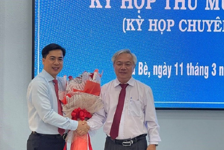 Ông Triệu Đỗ Hồng Phước giữ chức Chủ tịch UBND huyện Nhà Bè