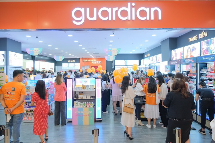 Cửa hàng phiên bản mới đầu tiên của Guardian tại Việt Nam