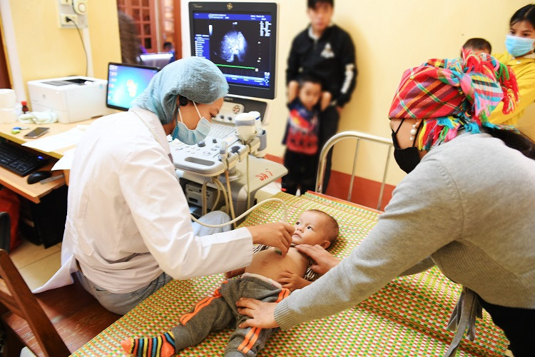 Viettel khám sàng lọc bệnh tim miễn phí tại Điện Biên