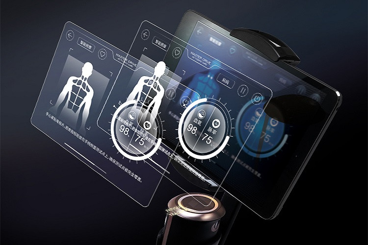 Các chỉ số sức khỏe cá nhân được thực hiện thông qua thiết bị theo dõi cầm tay tích hợp có thể được xem trên Máy tính bảng Samsung đi kèm với Master Drive AI