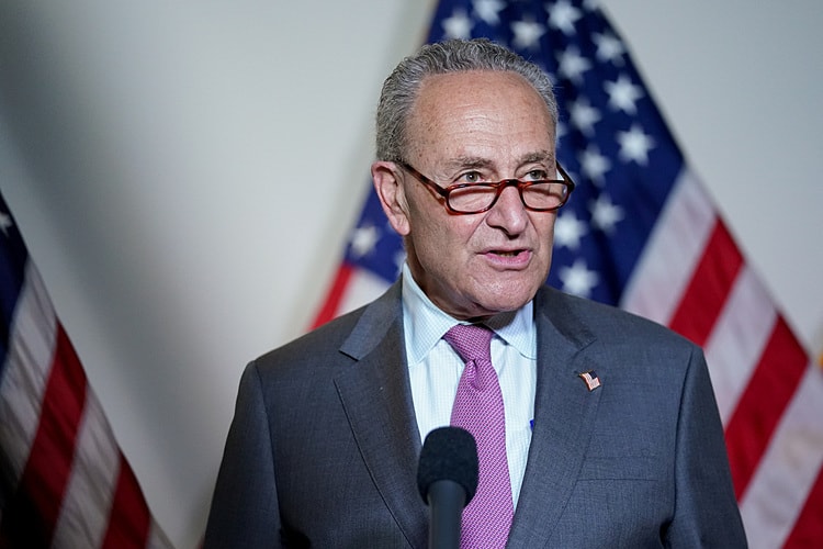 Lãnh đạo phe đa số tại Thượng viện Mỹ, ông Chuck Schumer - Ảnh: Reuters