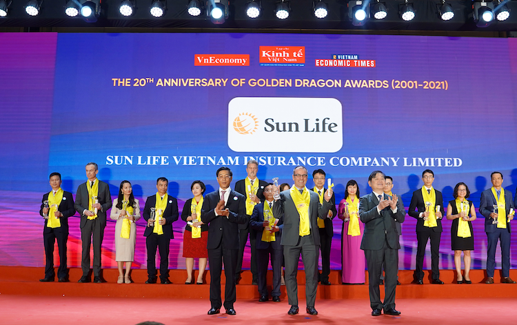 Sun Life Việt Nam nhận Giải thưởng Rồng Vàng 2021
