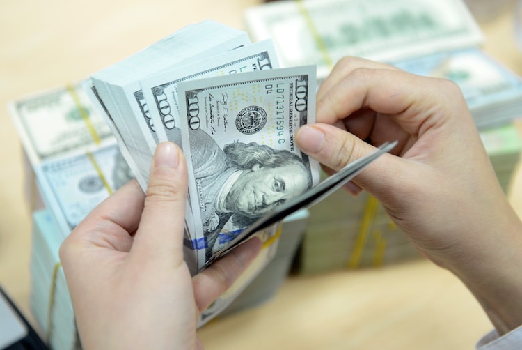 Ngân hàng sẽ không được thu phí giao dịch ngoại tệ