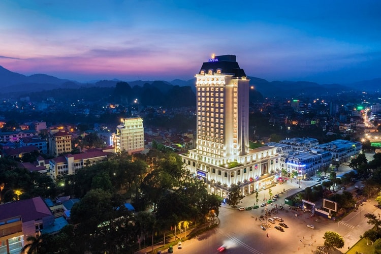 Vinpearl Hotel Lạng Sơn và Vinpearl Hotel Rivera Hải Phòng – 2 đại diện trong chuỗi khách sạn nội đô của Vinpearl có tên trong hạng mục giải thưởng Travelers' Choice Awards