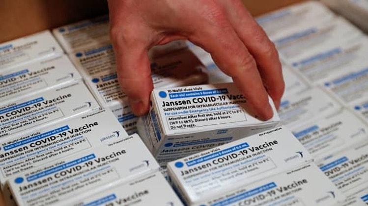 Vaccine ngừa Covid-19 của Johnson & Johnson - 1 trong 3 loại vaccine được FDA cấp phép tại Mỹ