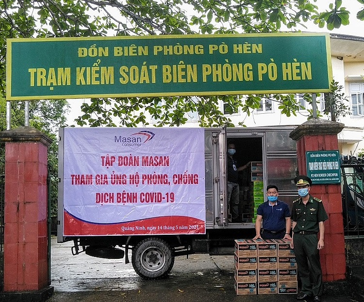 Trong tháng 5/2021, Masan Consumer cũng trao tặng các mặt hàng thực phẩm cho đồn biên phòng Pò Hèn, tỉnh Quảng Ninh