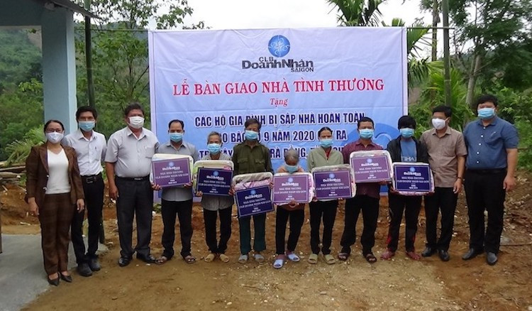 CLB Doanh nhân Sài Gòn trao tặng 7 căn nhà tình thương