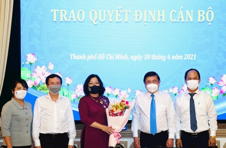 TP.HCM: Bổ nhiệm 14 chủ tịch UBND quận
