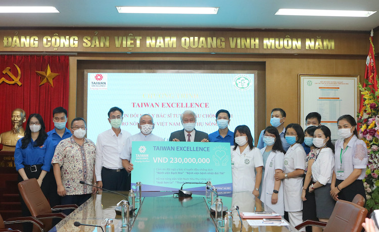 “Taiwan Excellence” tri ân, động viên đội ngũ y bác sỹ tuyến đầu chống dịch