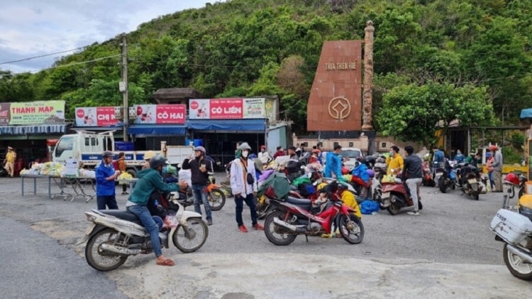 Tối 26/7, Ban Chỉ đạo phòng chống dịch Covid-19 tỉnh Thừa Thiên Huế phát đi thông tin liên quan đến 2 ca bệnh Covid-19 mới đều là 2 người chạy xe máy về từ TP.HCM