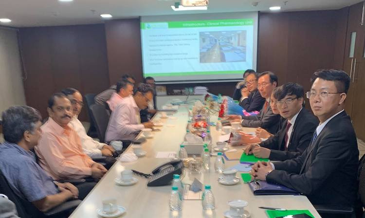 Ấn Độ sẵn sàng phối hợp với Việt Nam thử nghiệm và sản xuất vaccine Covid-19