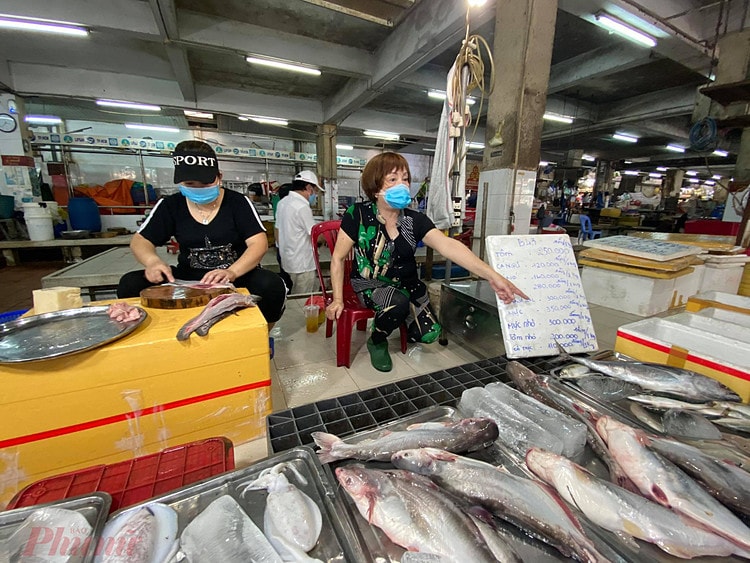 Chợ Hoà Hưng, Bình Thới, Nguyễn Tri Phương... mở cửa lại