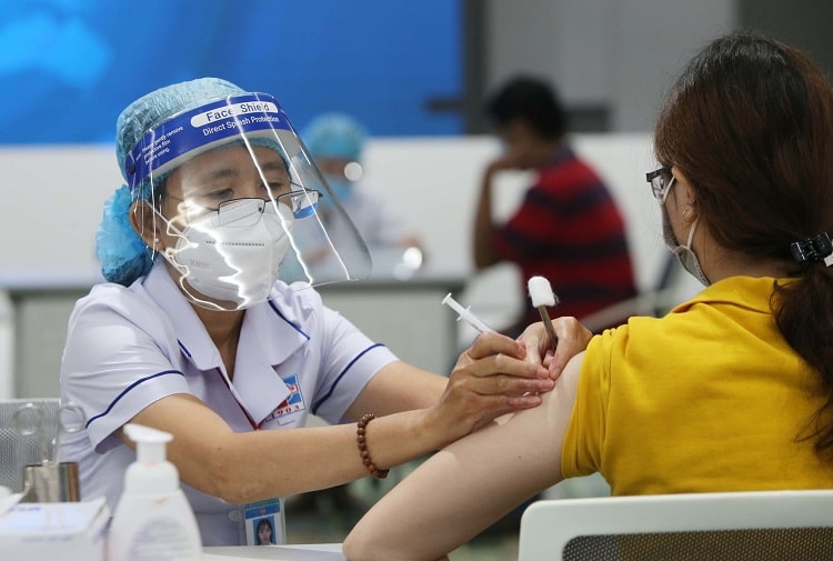TP.HCM chưa quy định người tiêm 2 mũi vaccine Covid-19 được làm gì sau 15/9