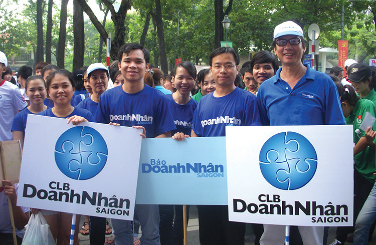 Báo Doanh Nhân Sài Gòn phối hợp với CLB Doanh Nhân Sài Gòn tổ chức hoạt động cộng đồng