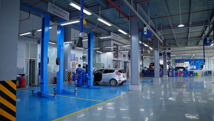 Với 50 khoang sửa chữa, Suối Tiên Ford có thể xử lý khoảng 120 lượt xe mỗi ngày
