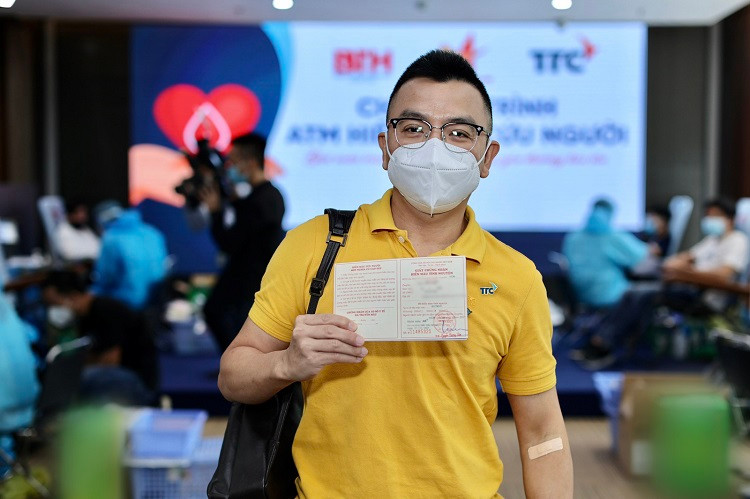 Anh Trần Tiến Công có nhóm máu AB Rh- (nhóm máu hiếm nhất tại Việt Nam), đã đăng ký tham gia khi biết thông tin về chương trình "ATM Hiến máu cứu người"