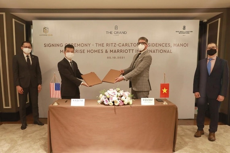 Tháng 10/2021, Masterise Homes và Marriott International chính thức hợp tác mang dự án Khu căn hộ hàng hiệu Ritz-Carlton đến Hà Nội – ghi dấu sự xuất hiện lần đầu tiên của thương hiệu Ritz-Carlton ở Việt Nam