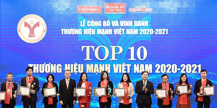 Viettel-hien-dang-la-thuong-hi-8361-7420