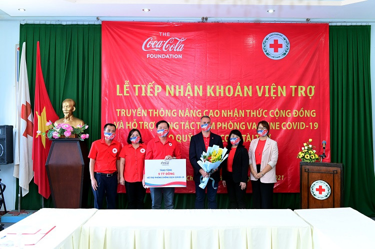 Quỹ Coca-Cola tiếp tục ủng hộ 9 tỷ đồng phòng chống dịch Covid-19 tại Việt Nam