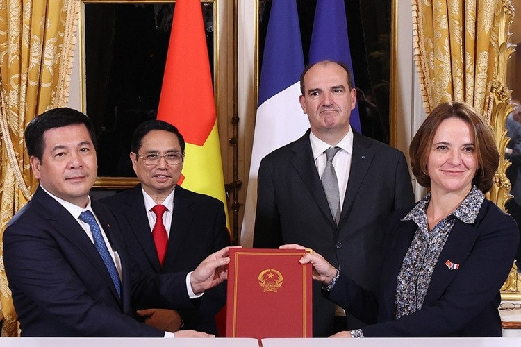 Việt Nam và Pháp ký kết nhiều thỏa thuận hợp tác trị giá hàng tỷ USD