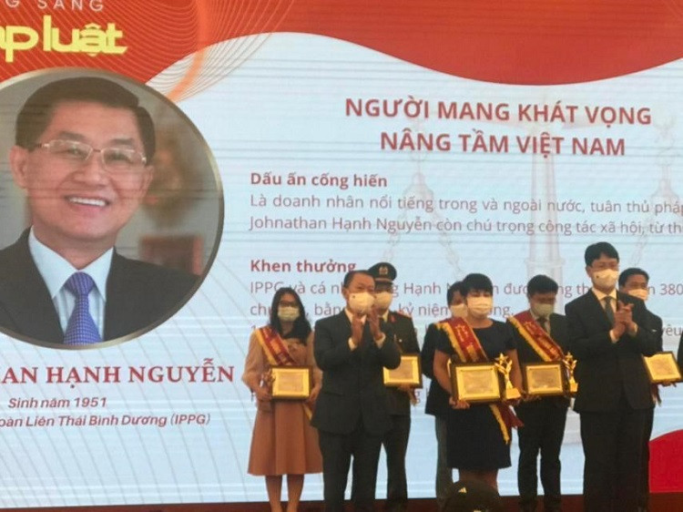 Chủ tịch IPPG - ông Johnathan Hạnh Nguyễn được tôn vinh Gương sáng Pháp luật 2021