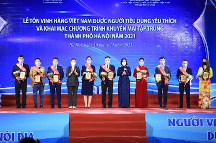Điện Quang nhận giải “Hàng Việt được người tiêu dùng yêu thích”