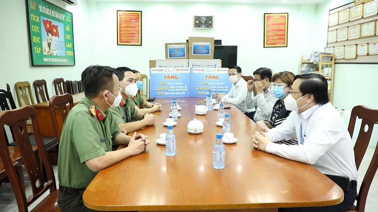 Bệnh viện Gia An 115, Hoa Lâm và Vietbank hỗ trợ công tác phòng, chống dịch Covid-19