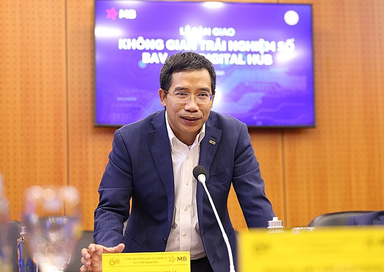 Ông Lưu Trung Thái – Phó chủ tịch HĐQT, Tổng giám đốc MB nhấn mạnh tầm quan trọng của việc trang bị trải nghiệm thực tế cho sinh viên trong giai đoạn mới
