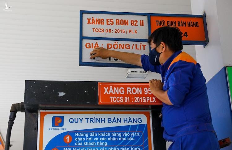 Giá xăng, dầu giảm mạnh