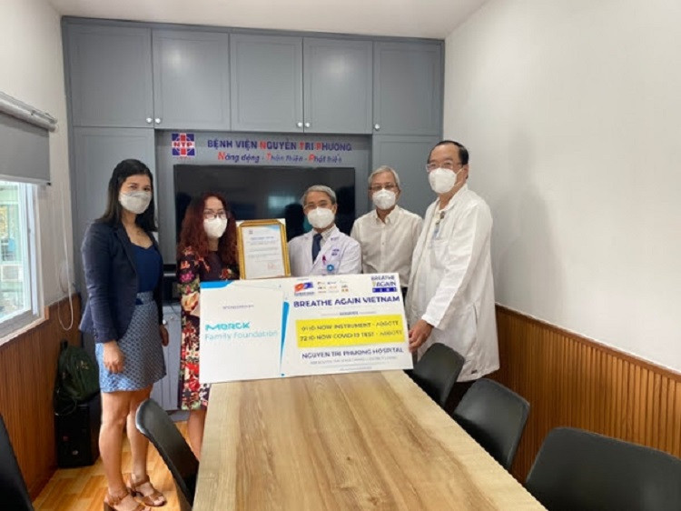 Quỹ Merck Family quyên góp 100.000 Euro cho chiến dịch “Breathe Again Vietnam’ của EuroCham