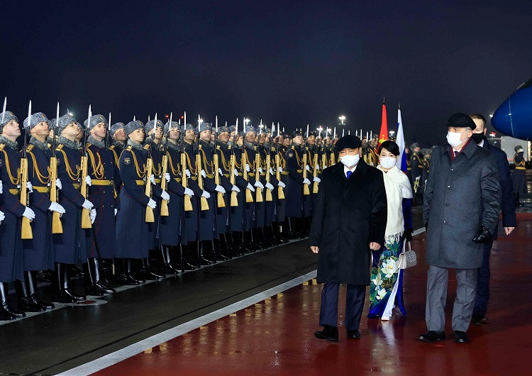 Chủ tịch nước Nguyễn Xuân Phúc bắt đầu thăm chính thức Liên bang Nga