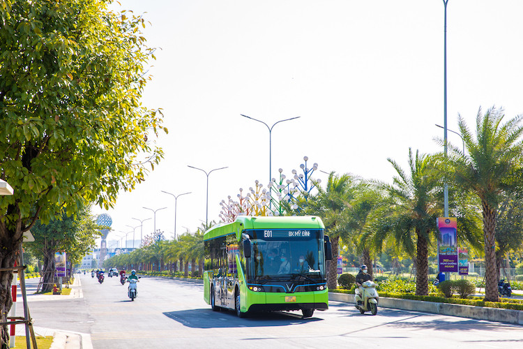 Xe buýt điện Vinbus hoạt động ở Hà Nội