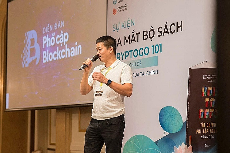 Chủ tịch Decom Holdings, nhà sáng lập Diễn đàn Phổ cập Blockchain Phan Đức Trung