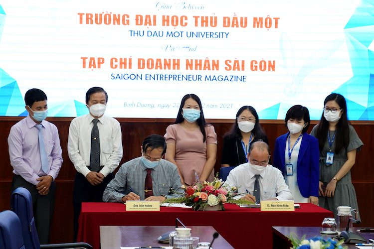 Tạp chí Doanh Nhân Sài Gòn hợp tác với Đại học Thủ Dầu Một