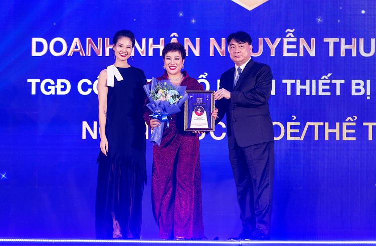 Doanh nhân Nguyễn Thu Trang được vinh danh “Top 100 Phong cách doanh nhân 2021-2022”