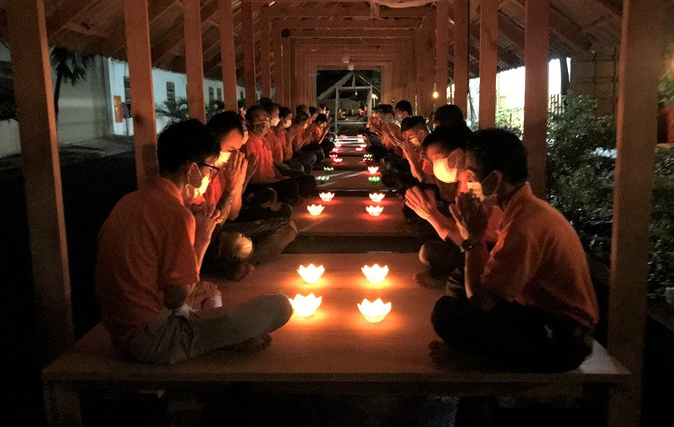 Công ty Lâm Hoàng Phát tổ chức lễ hoa đăng cầu nguyện trong giai đoạn dịch Covid-19